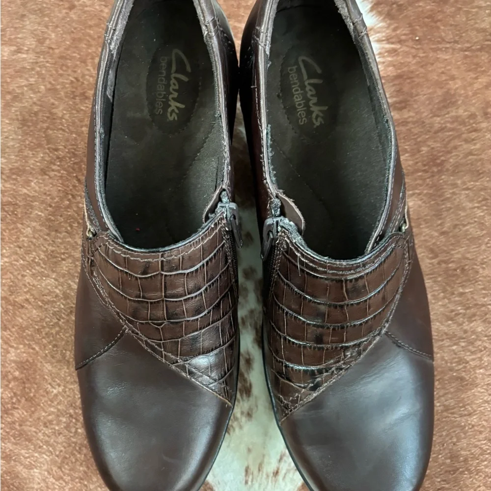 Clark’s Bendable Brown leather Women's Shoes booties 9.5